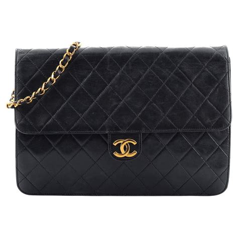 completo.pochette chanel|Chanel vintage clutch with chain.